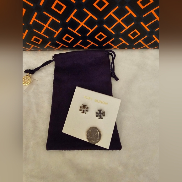 BRAND NEW WITH TAGS! TORY BURCH LOGO STUD EARRINGS - Picture 3 of 4